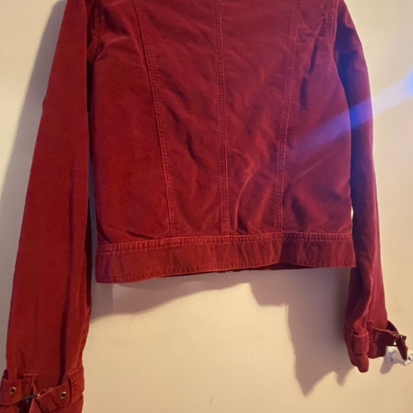 Warm red jacket for fall weather - Picture 5 of 6
